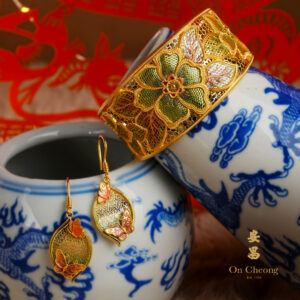 Straits Aureate Enamel Gold Bangle